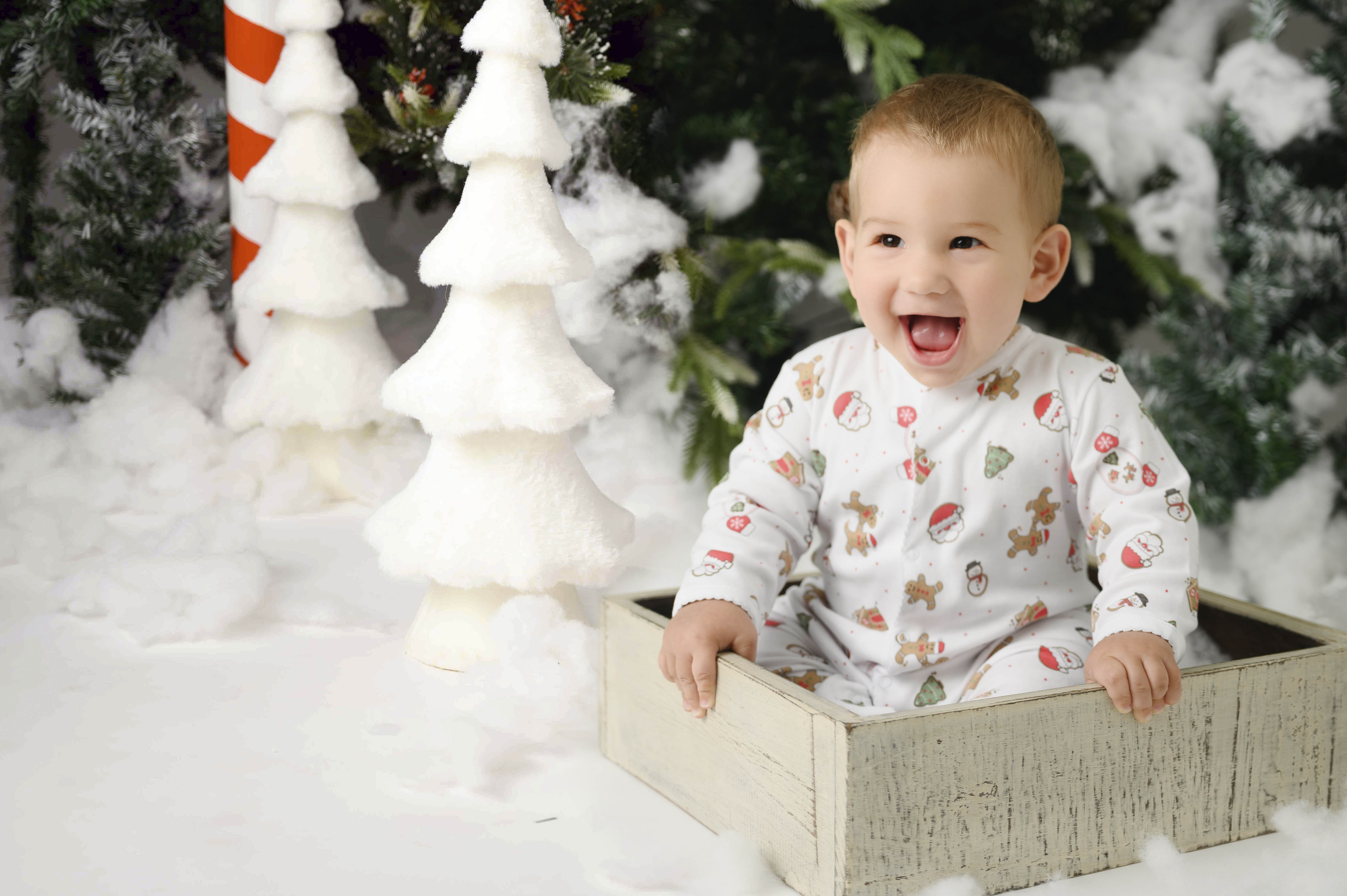 Christmas Babywear Collection: Festive and Cozy Outfits for Your Little One
