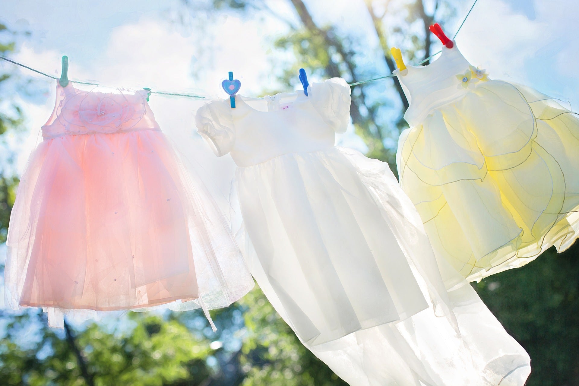 How to wash newborn clothes (for new parents)