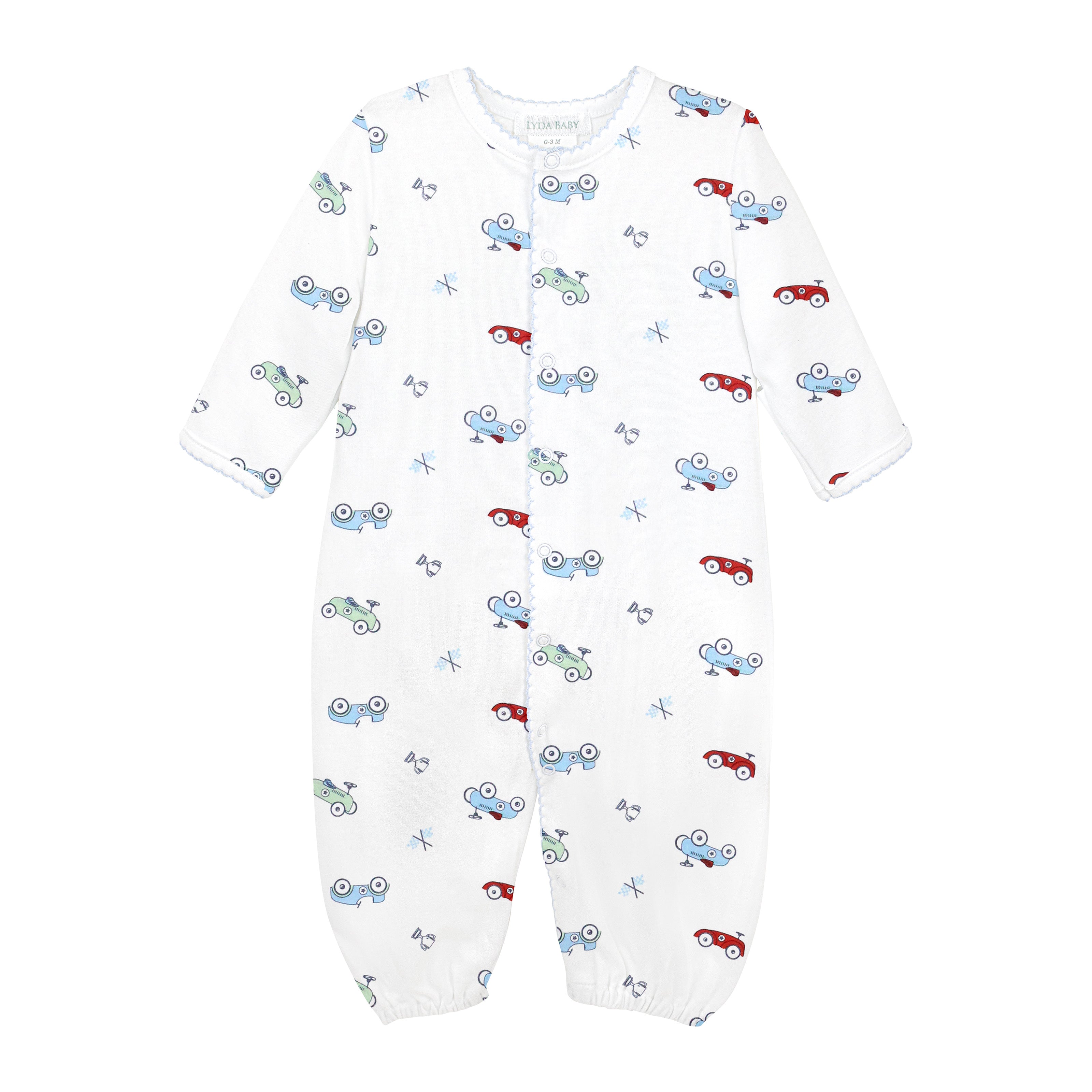  Playful baby boy converter featuring toy cars printed on ultra-soft Peruvian Pima cotton — breathable and perfect for delicate baby skin.
